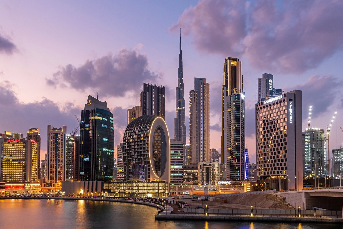 Exploring Dubai’s Luxury Real Estate Market: A Guide to Buying Villas and Apartments